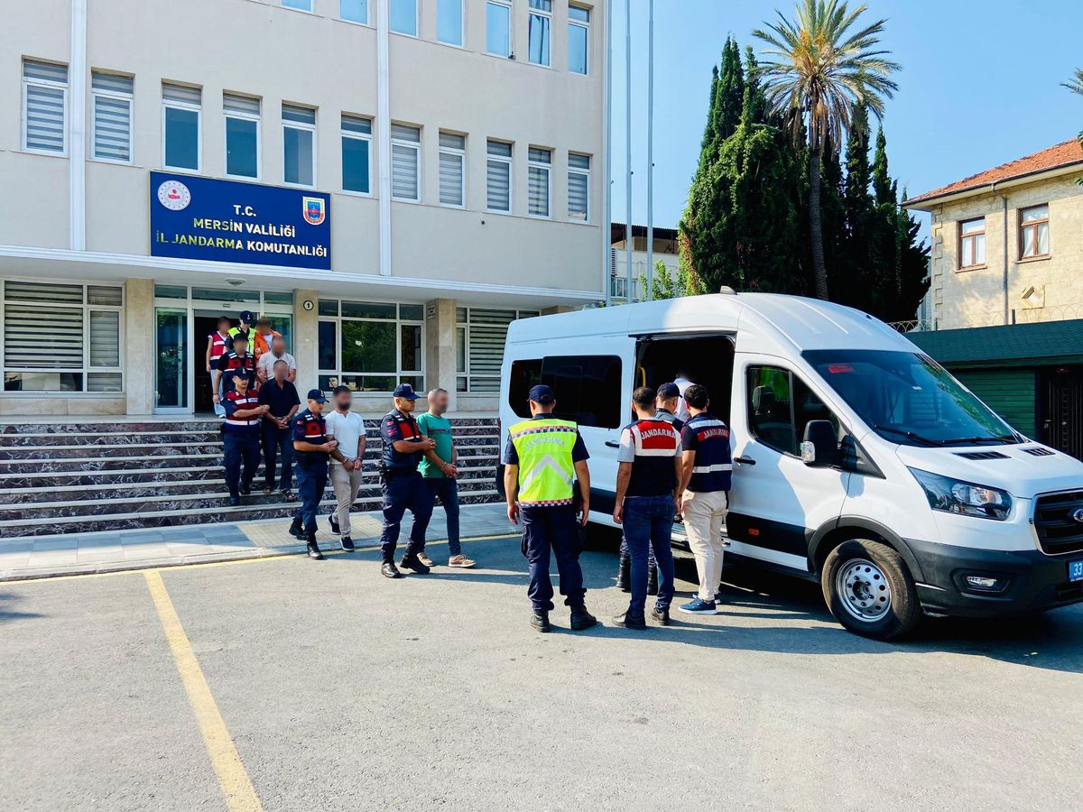 Mersin\'de PKK/KCK propagandası yapan 4 şüpheli tutuklandı