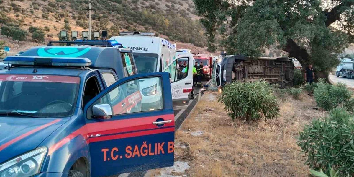 Milas-Bodrum Karayolunda Tur Minibüsü Kazası: Çok Sayıda Yaralı