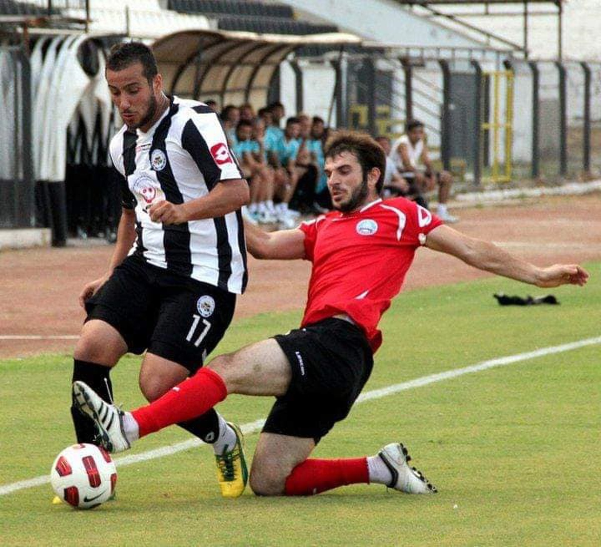 Nazillispor\'un eski futbolcusu Polat Özsel hayatını kaybetti