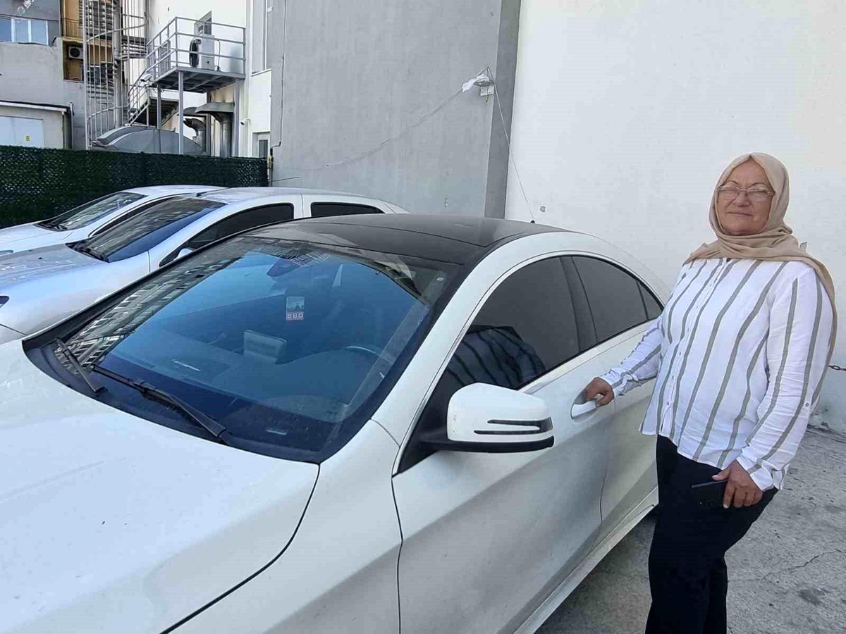 Balıkesir\'de Kadın İşletmeci Otoparkında Takdir Topluyor