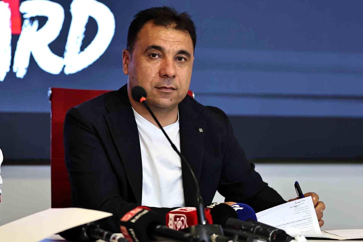 Sivasspor Başkanı Bahattin Eken: Transfer Çalışmaları Sürüyor