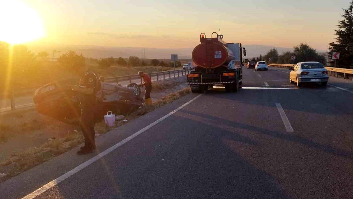 Kırıkkale\'de Otomobil Takla Attı: 4 Kişi Yaralandı