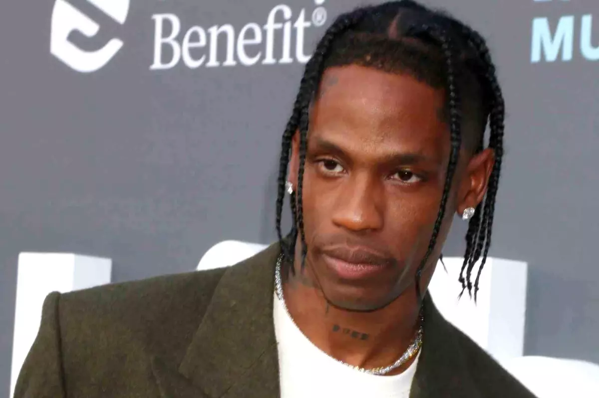 ABD\'li Rapçi Travis Scott Paris\'te Gözaltına Alındı