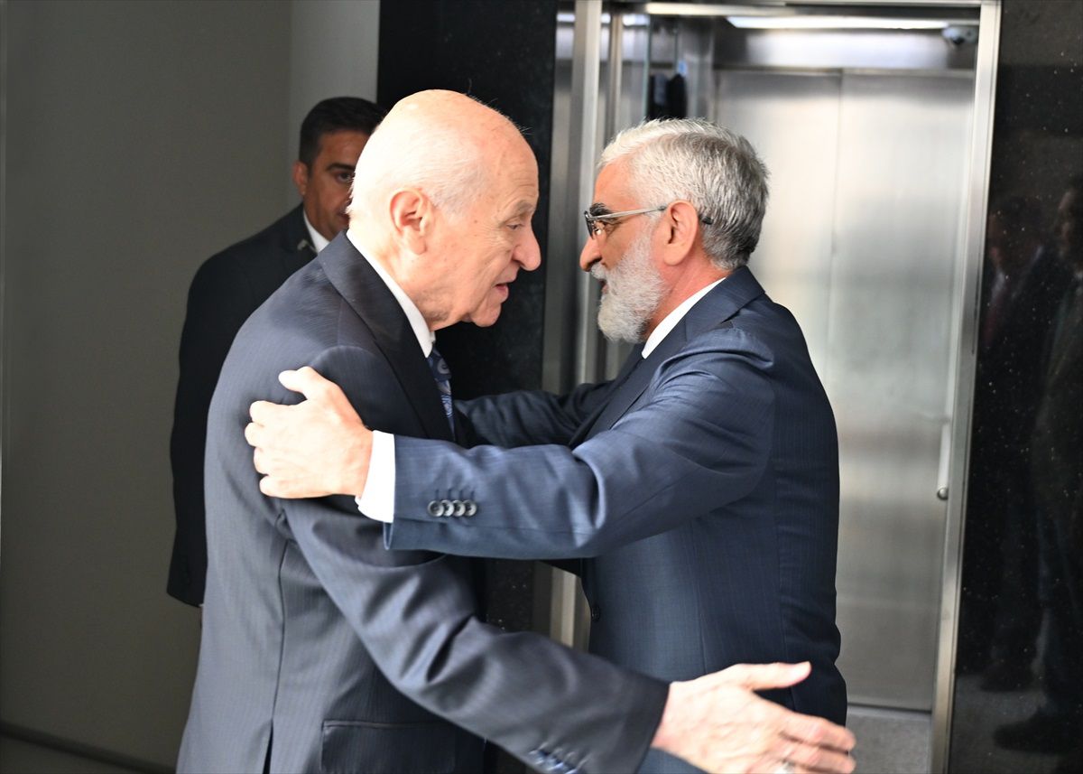 Devlet Bahçeli, Azerbaycan Klasik Halk Cephesi Partisi Genel Başkanı Mirmahmud Miralioğlu Fattayev\'i kabul etti