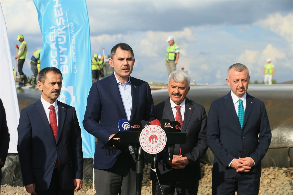 Bakan Kurum, İzmit Körfezi Dip Çamur Temizleme Tesisini inceledi Açıklaması