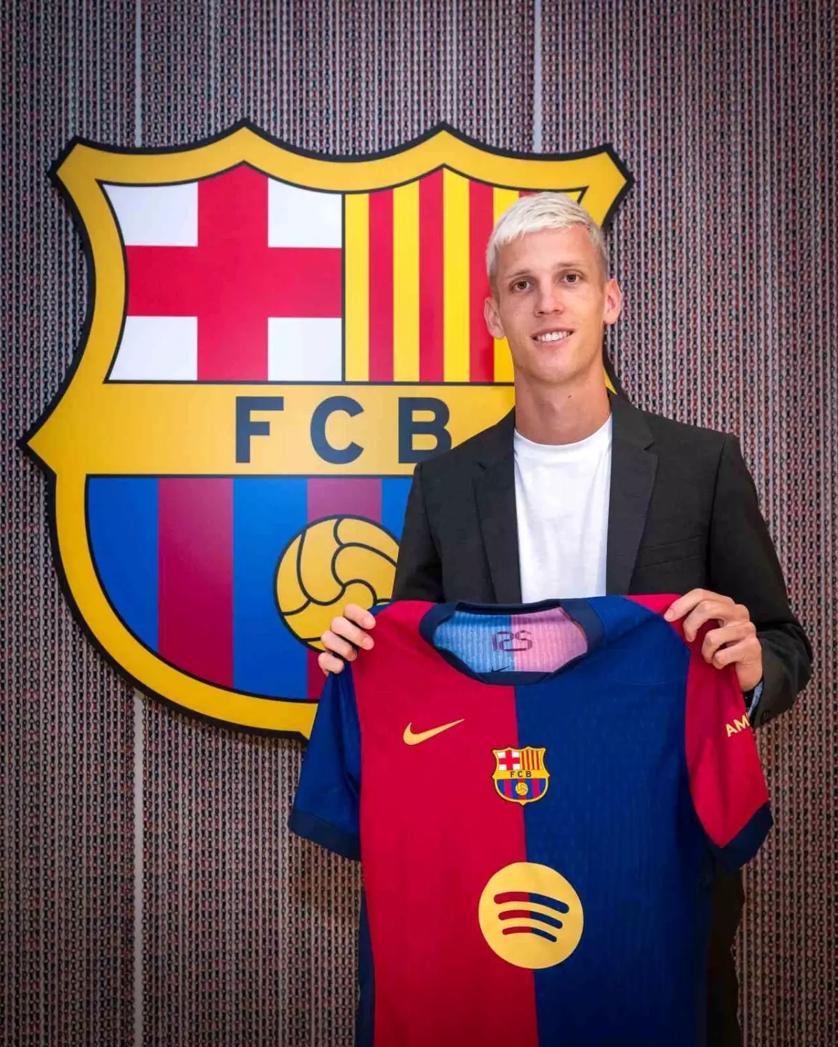 Barcelona, Dani Olmo\'yu kadrosuna kattı