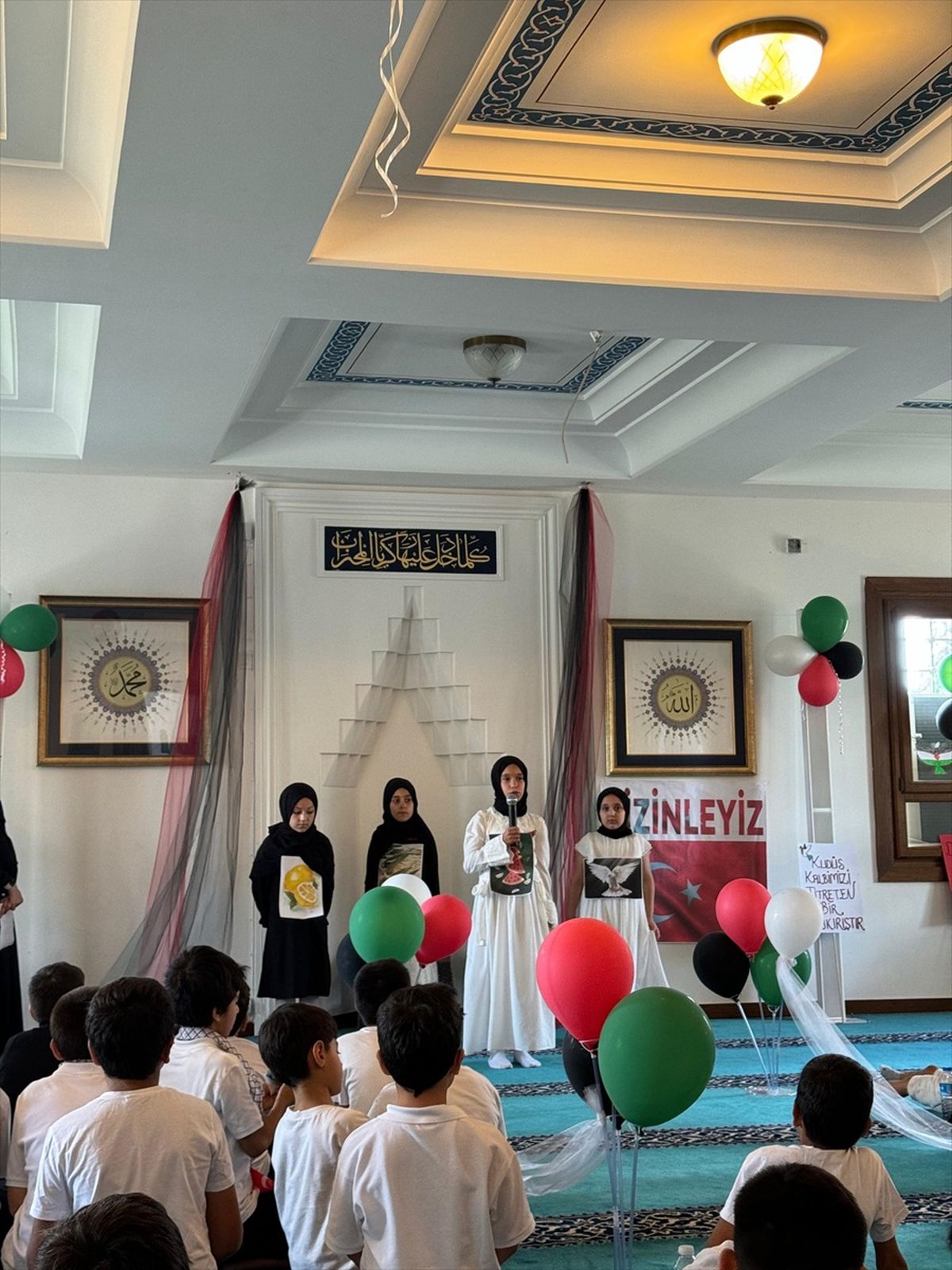 Başakşehir Fahrettin Paşa Camii\'nde Filistin ve Şehitleri Anma Programı düzenlendi