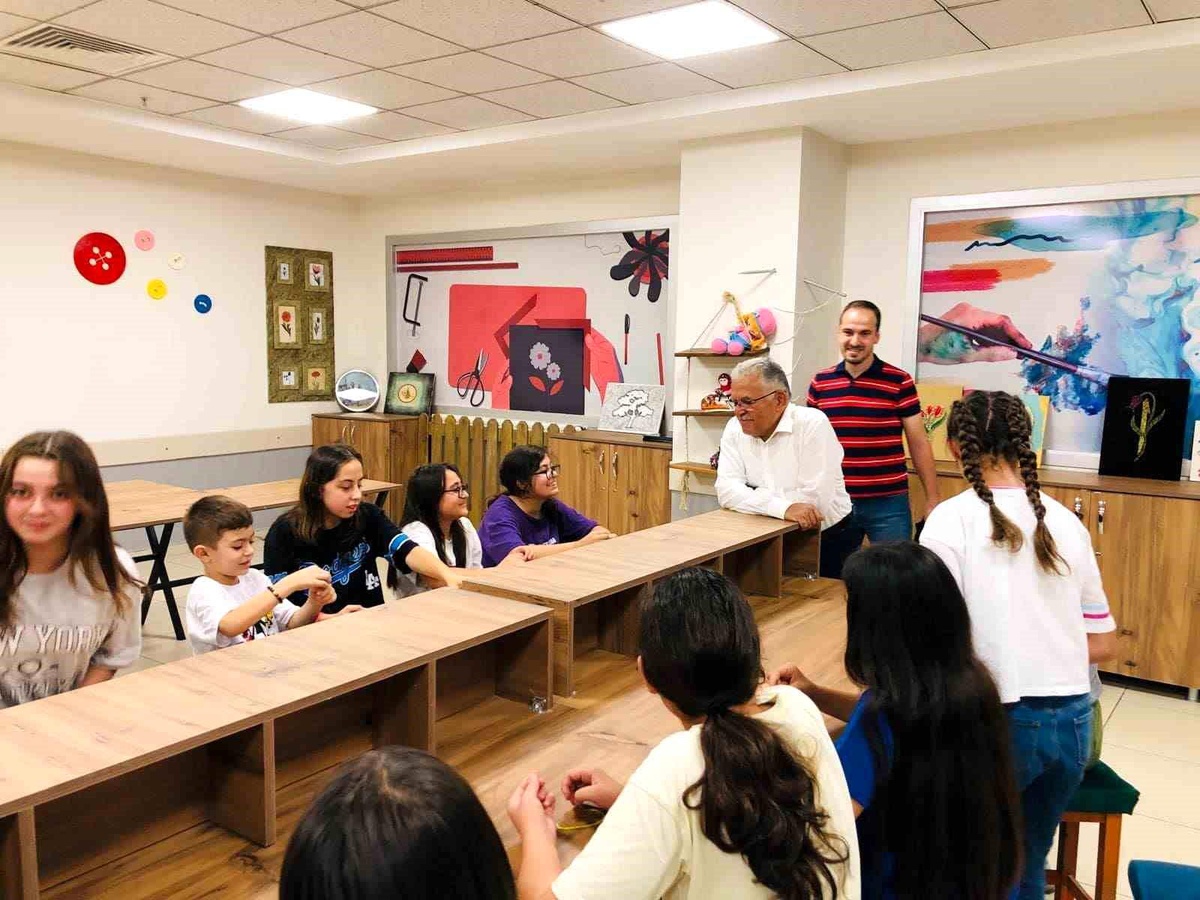 Başkan Büyükkılıç, KAYMEK Gençlik Merkezi ve KAYMEK TOKİ\'yi ziyaret etti