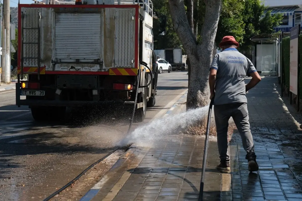 Bodrum Gümüşlük\'te Temizlik Seferberliği