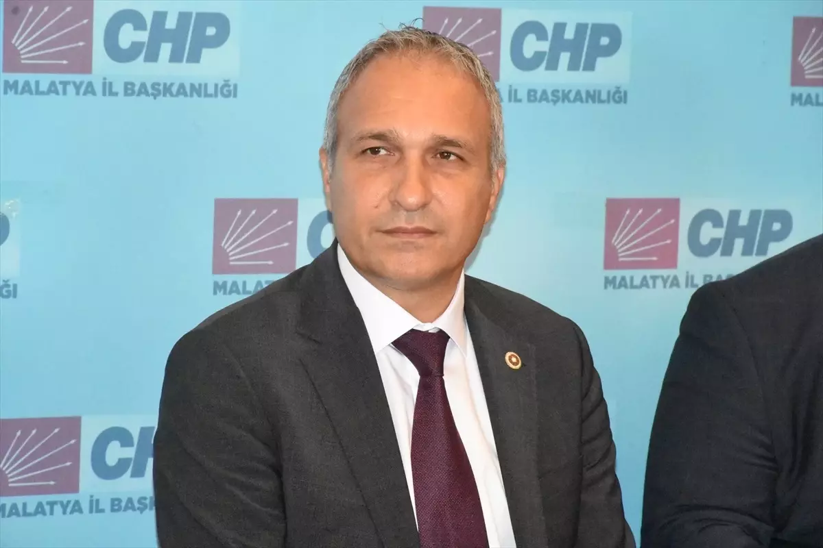 CHP Genel Başkan Yardımcısı Suat Özçağdaş, Malatya\'da eğitimcilerle bir araya geldi