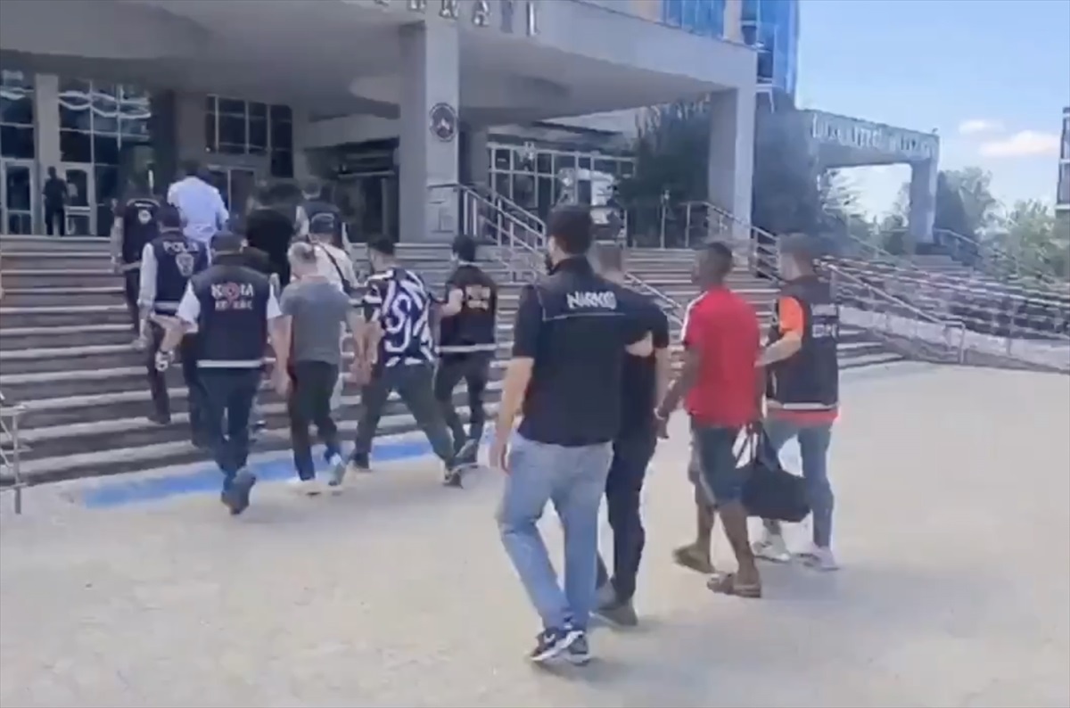 Edirne\'de kesinleşmiş hapis cezası bulunan 14 hükümlü yakalandı