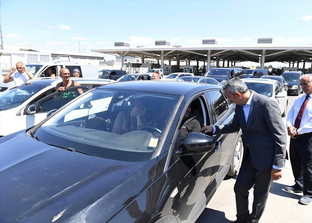 Edirne Valisi Kapıkule Sınır Kapısı\'nda incelemede bulundu