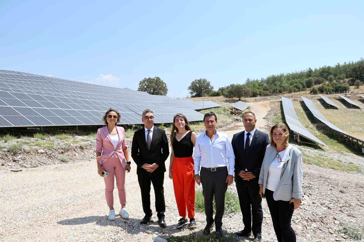 Muğla\'da Ege Bölgesi\'nin En Büyük Güneş Enerji Santrali Açıldı