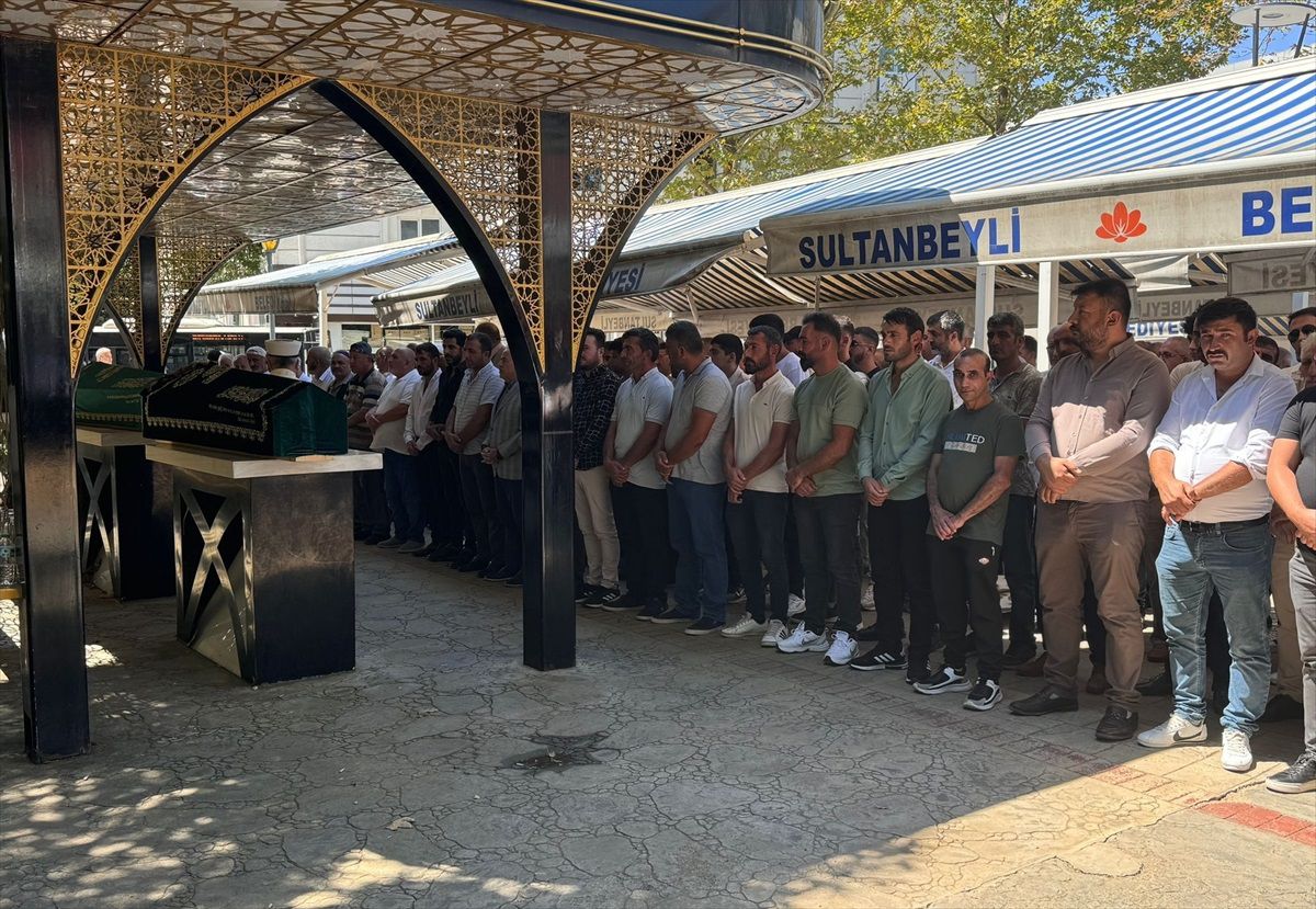 Arnavutköy\'de Boşanma Aşamasındaki Kadın Silahla Vurularak Öldürüldü
