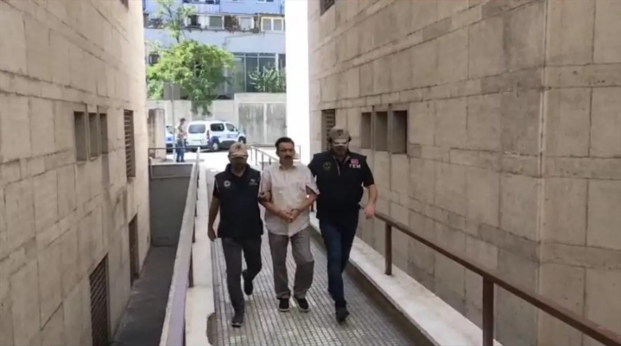 FETÖ kumpaslarından hapis cezası bulunan eski hakim Bursa\'da yakalandı