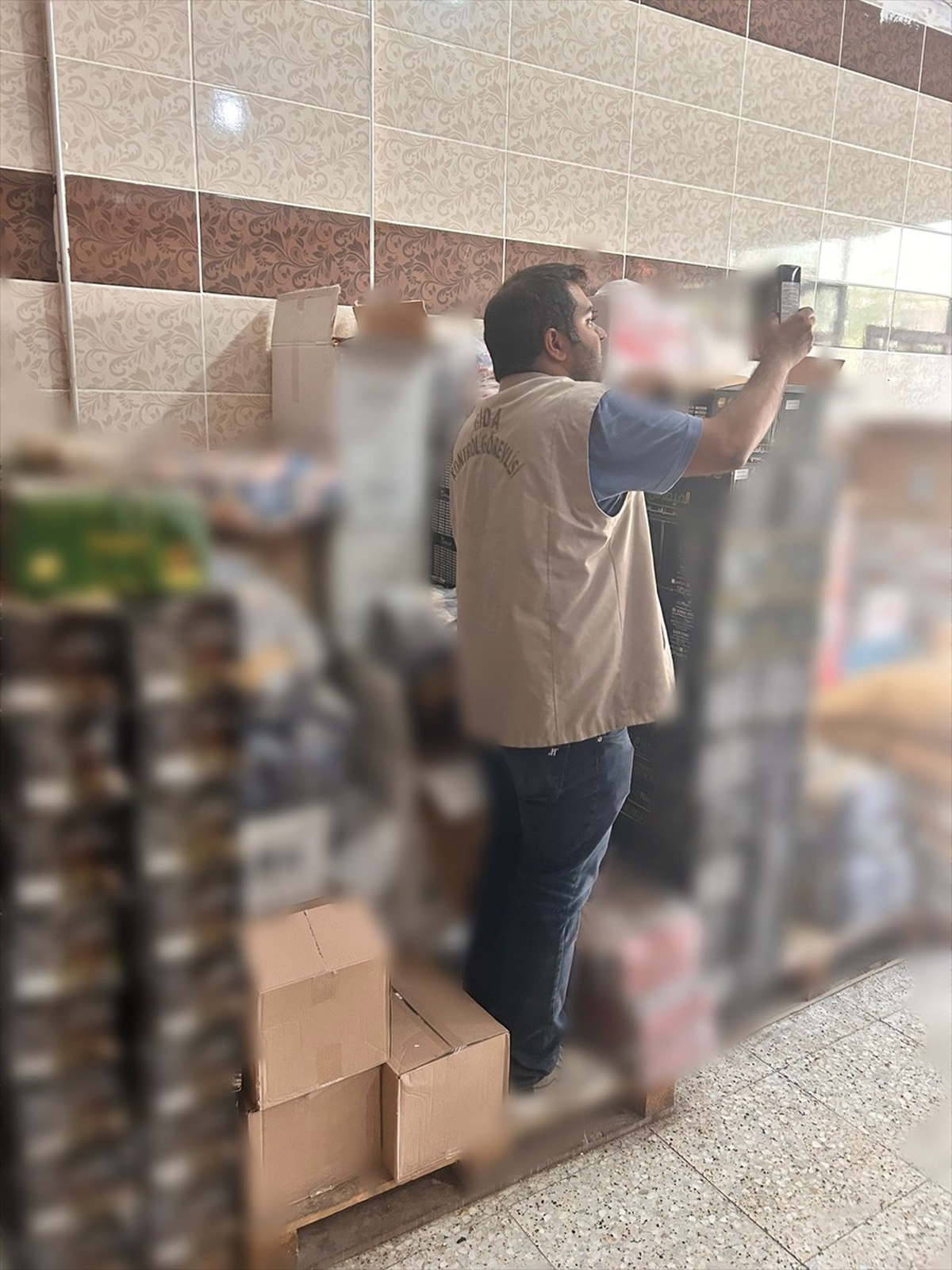 Gaziantep\'te Bozulmuş ve Tarihi Geçmiş Gıda Maddeleri Ele Geçirildi
