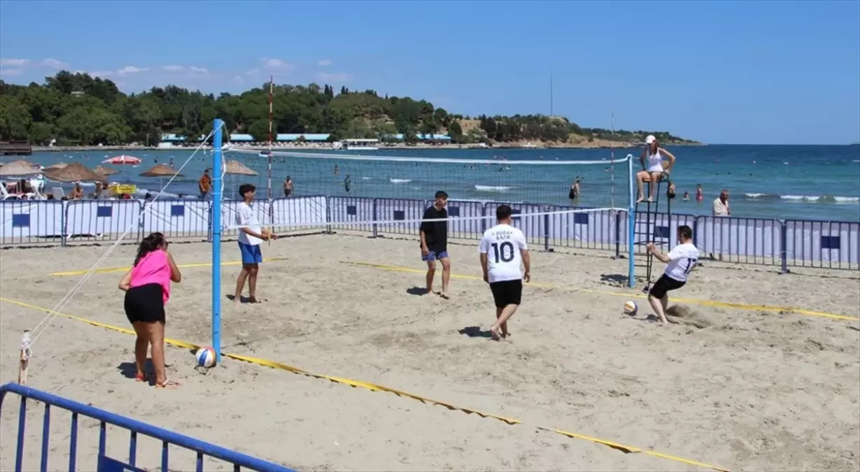 Gelibolu\'da Geleneksel Plaj Voleybolu Turnuvası Başladı