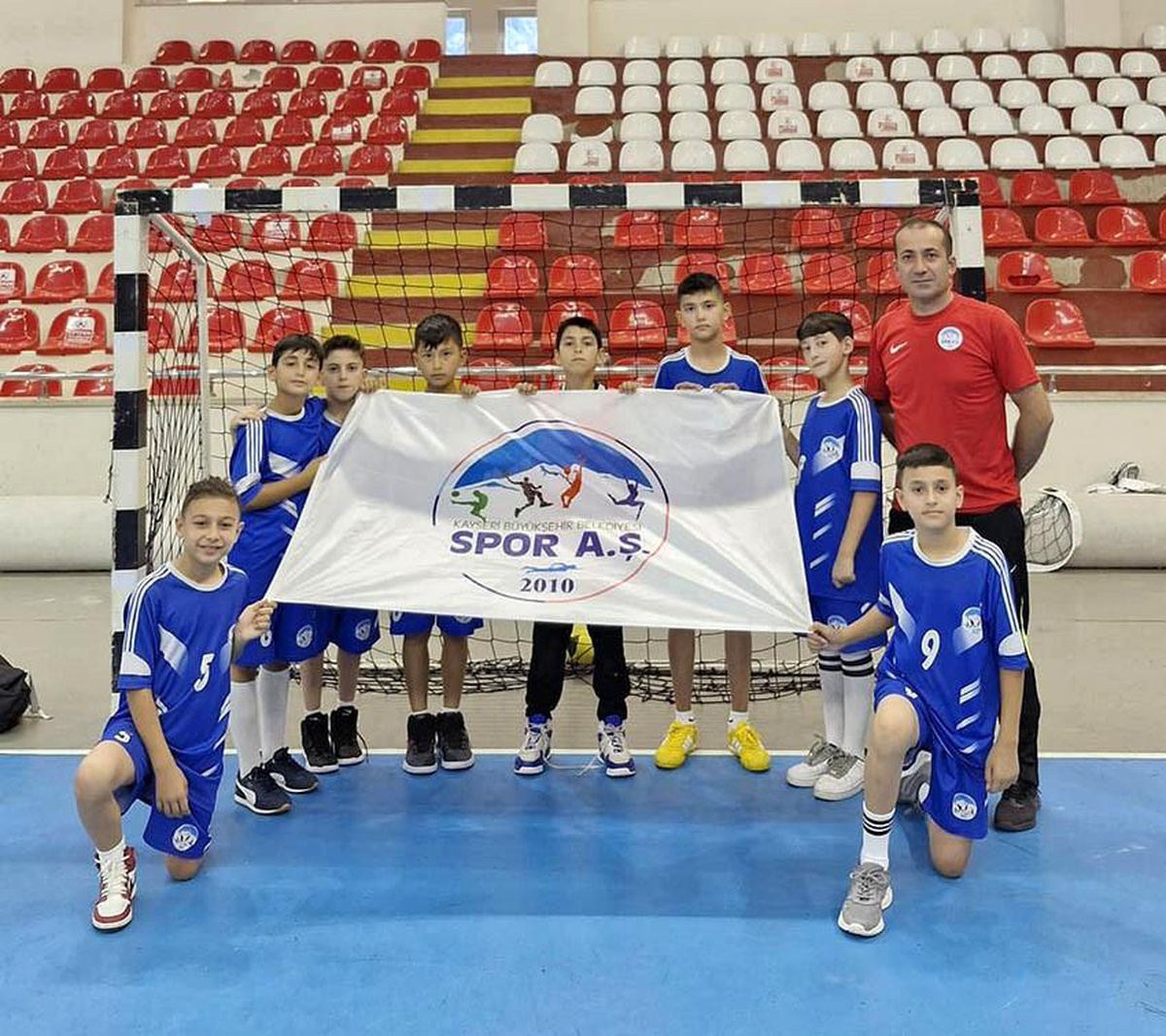 Kayseri Spor A.Ş. Minik Erkekler Hentbol Takımı Türkiye Üçüncüsü Oldu