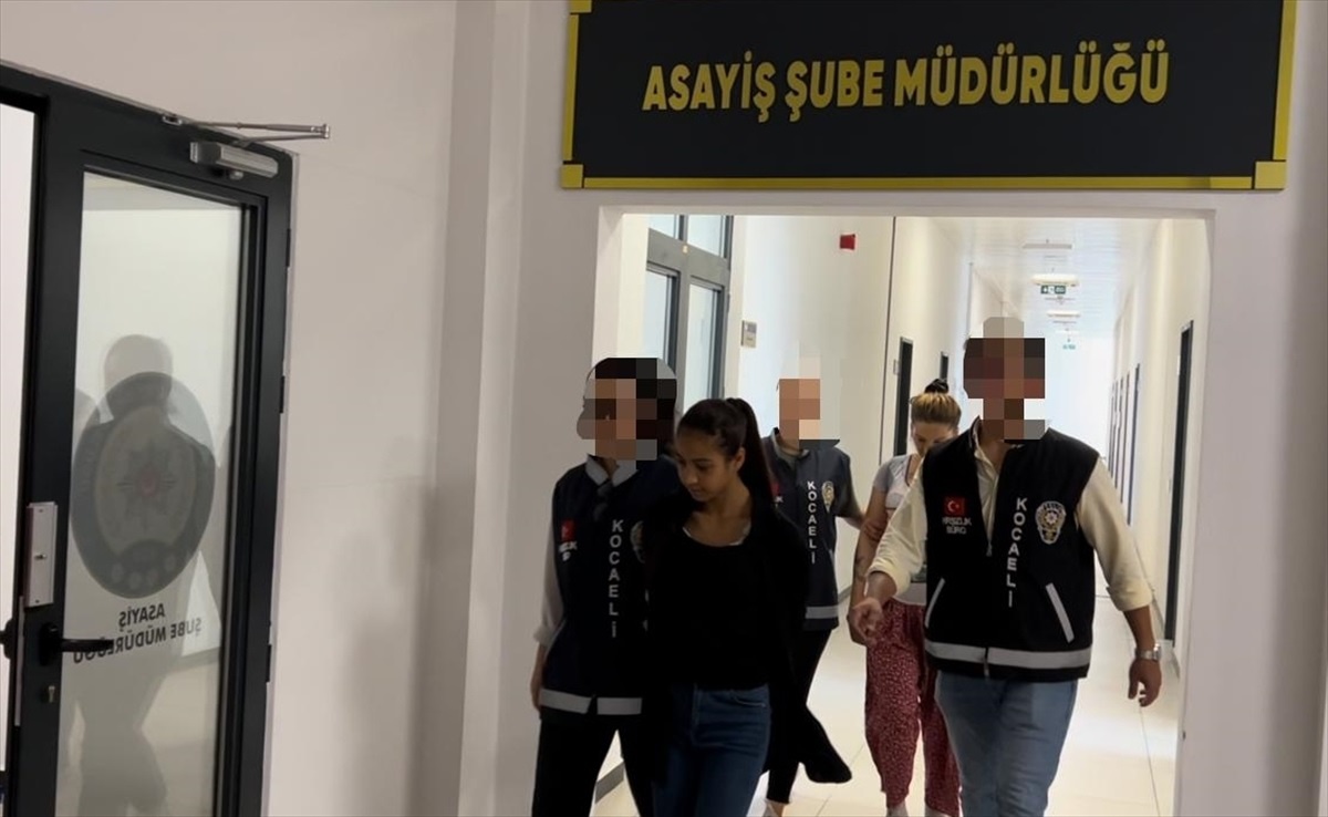Çayırova\'da Evden Ziynet Eşyası Çalan 2 Kadın Tutuklandı