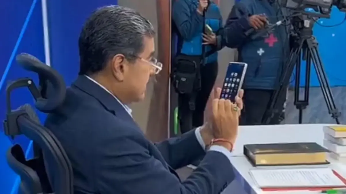 Maduro sosyal medyaya savaş açtı! Önce WhatsApp\'ı sildi, şimdi X\'e erişim yasağı getiriyor