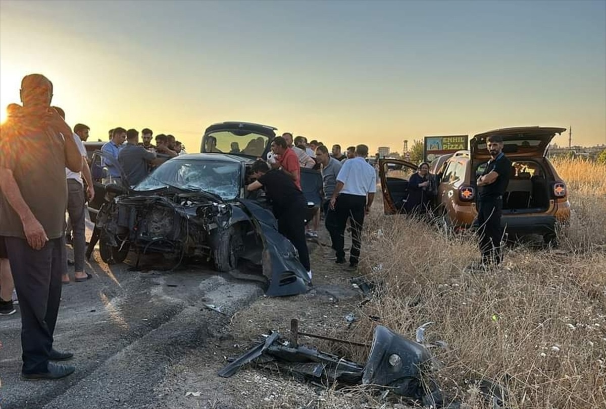 Mardin\'de cip ile otomobil çarpışması: 4 yaralı