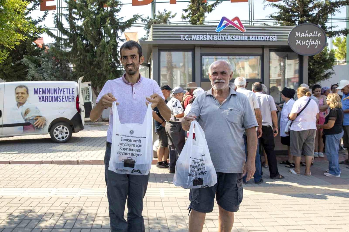 Mersin Büyükşehir Belediyesi \'Mahalle Mutfakları\' Projesiyle 3 Milyon Yemeği İhtiyaç Sahiplerine Ulaştırdı