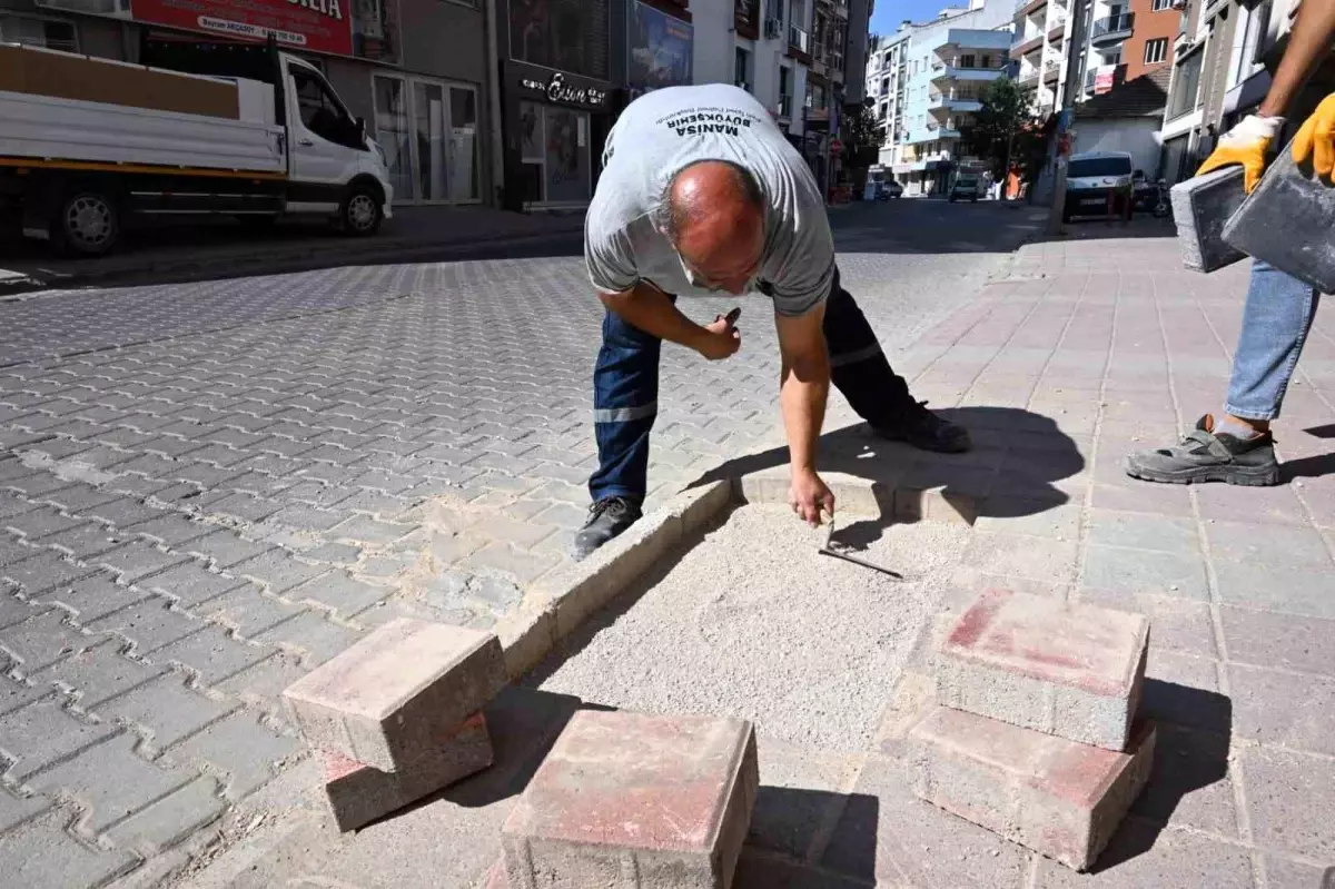 Manisa Büyükşehir Belediyesi, Muradiye Mahallesi\'nin Sorunlarını Çözüyor