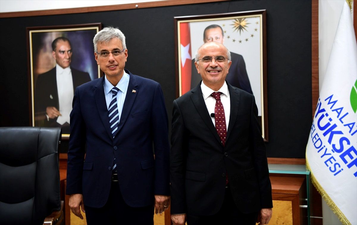 Sağlık Bakanı Malatya Büyükşehir Belediyesini Ziyaret Etti