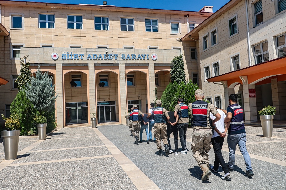 Siirt\'te 170 Kilogram Esrar Ele Geçirildi, 3 Şüpheli Yakalandı