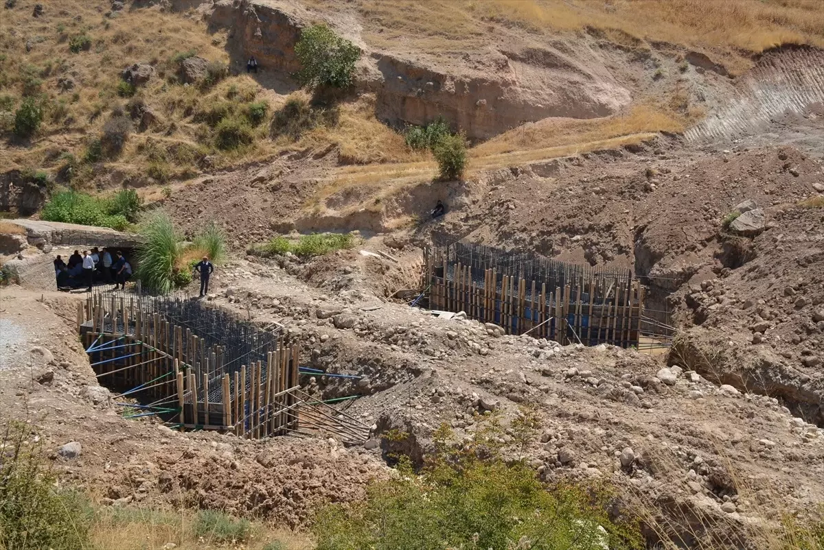 Silopi ilçesinde yol ve köprü yapım çalışması başladı