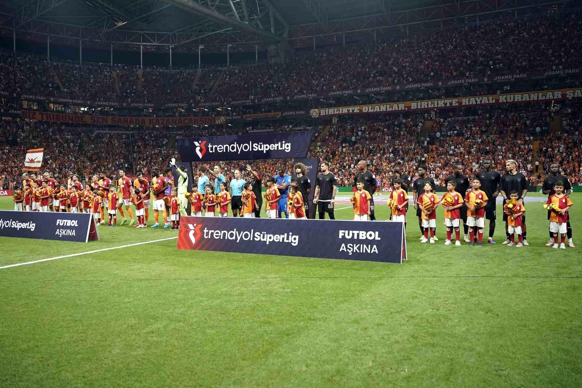 Trendyol Süper Lig: Galatasaray: 0 Hatayspor: 0 (Maç devam ediyor)