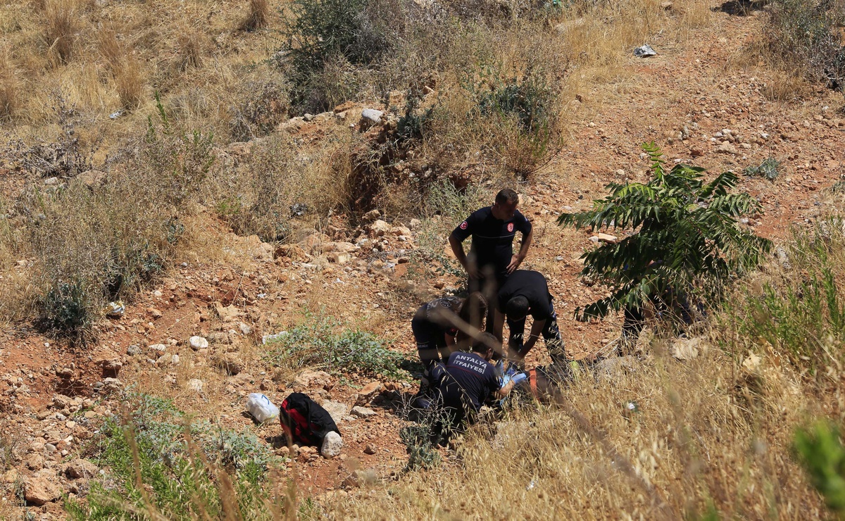 Antalya\'da Alkol Alan Kişi Uçurumdan Düştü
