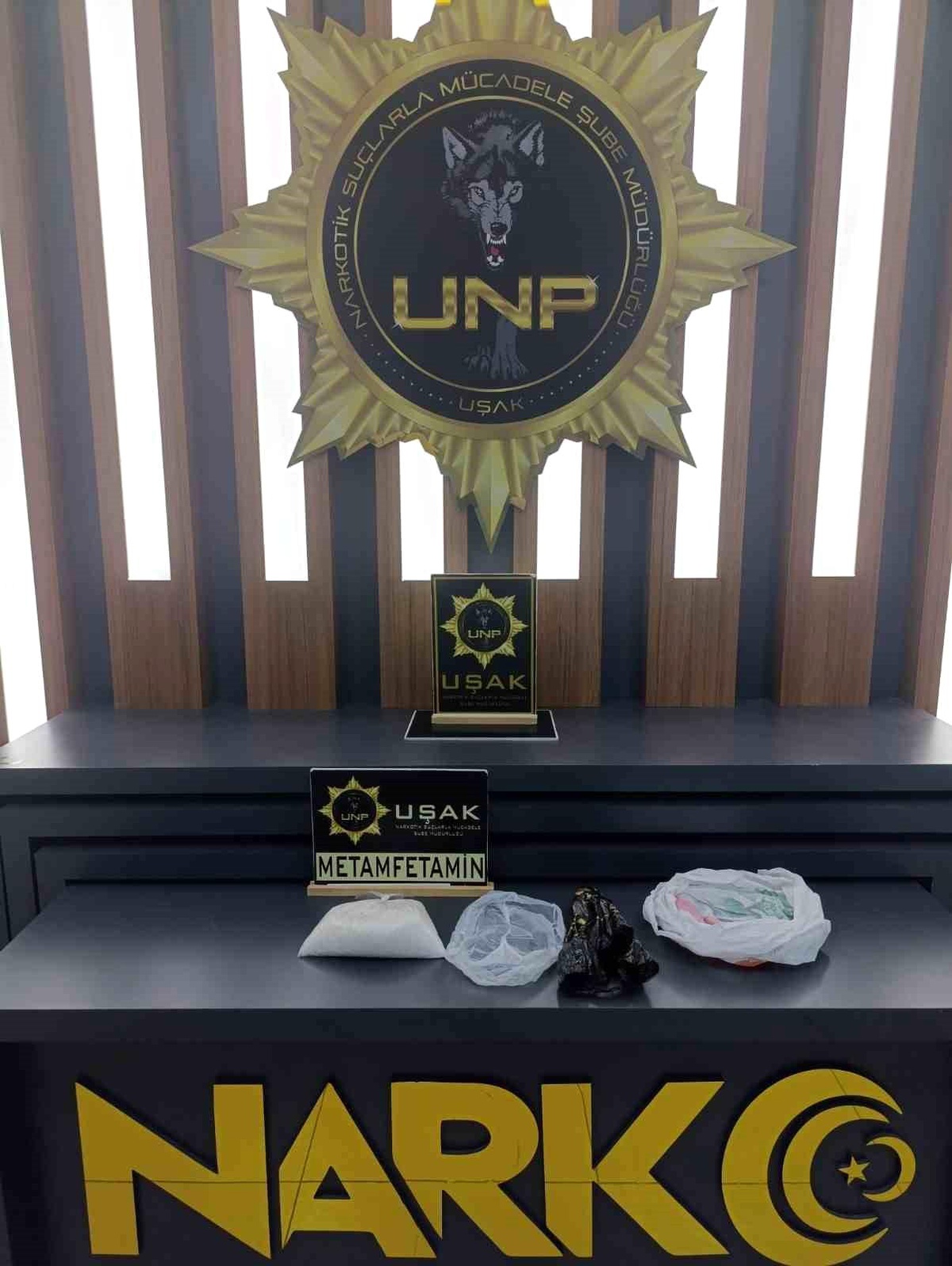Uşak\'ta Otomobilden 500 Gram Metamfetamin Ele Geçirildi