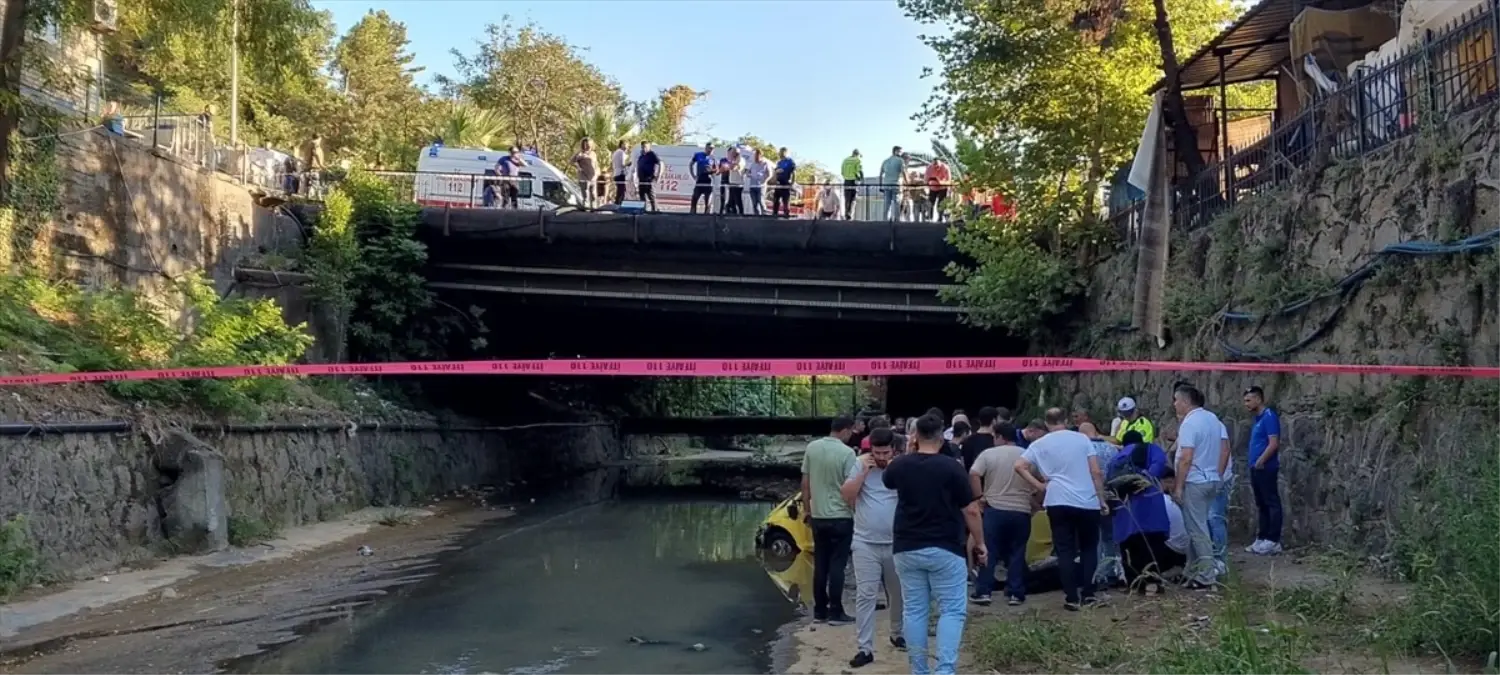 Kamyonun Arkadan Vurduğu Taksinin Çarptığı Yaya Hayatını Kaybetti