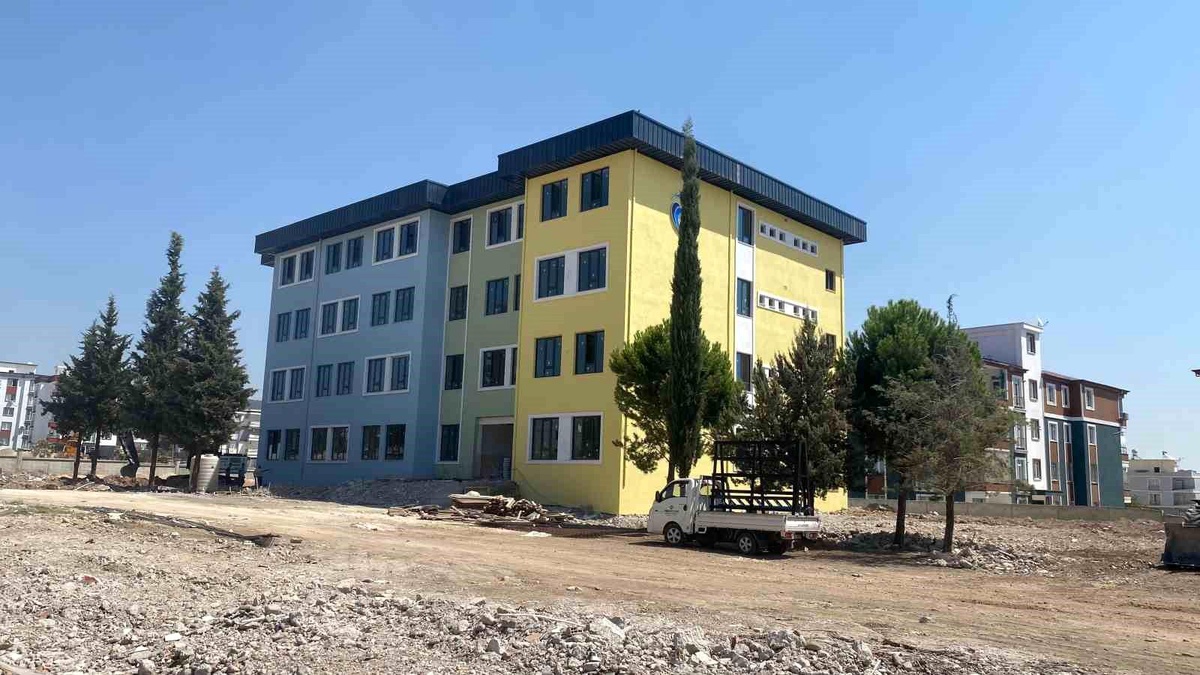 Adıyaman\'da Deprem Sonrası Eğitim Yatırımları Hızla Devam Ediyor