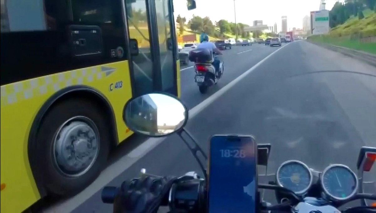 İETT Şoförü ile Motosiklet Sürücüsü Arasında Trafik Tartışması
