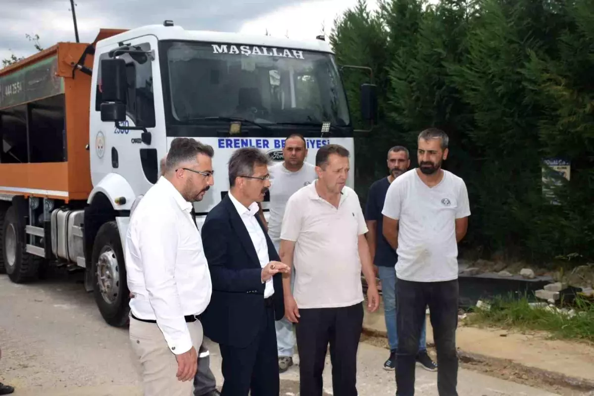 Erenler Belediye Başkanı Şenol Dinç, Yazılı Mahallesindeki çalışmaları inceledi