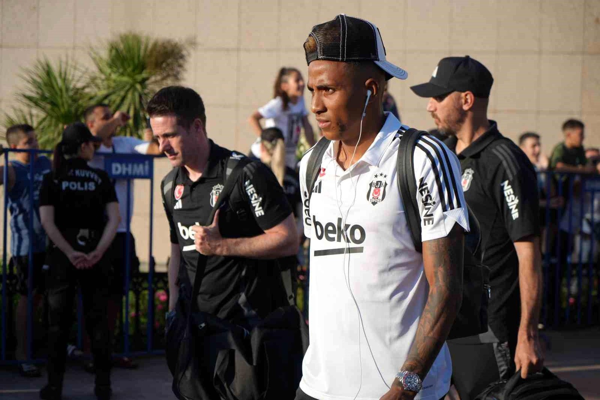 Beşiktaş, Samsunspor maçı için Samsun\'a coşkuyla karşılandı