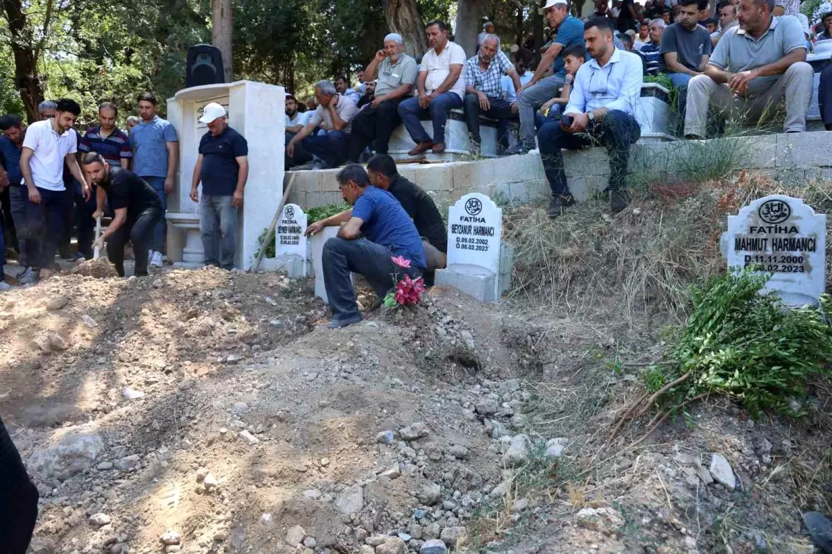 Hatay\'da depremde yaralı olarak kurtarılan baba yaşam mücadelesini kaybetti