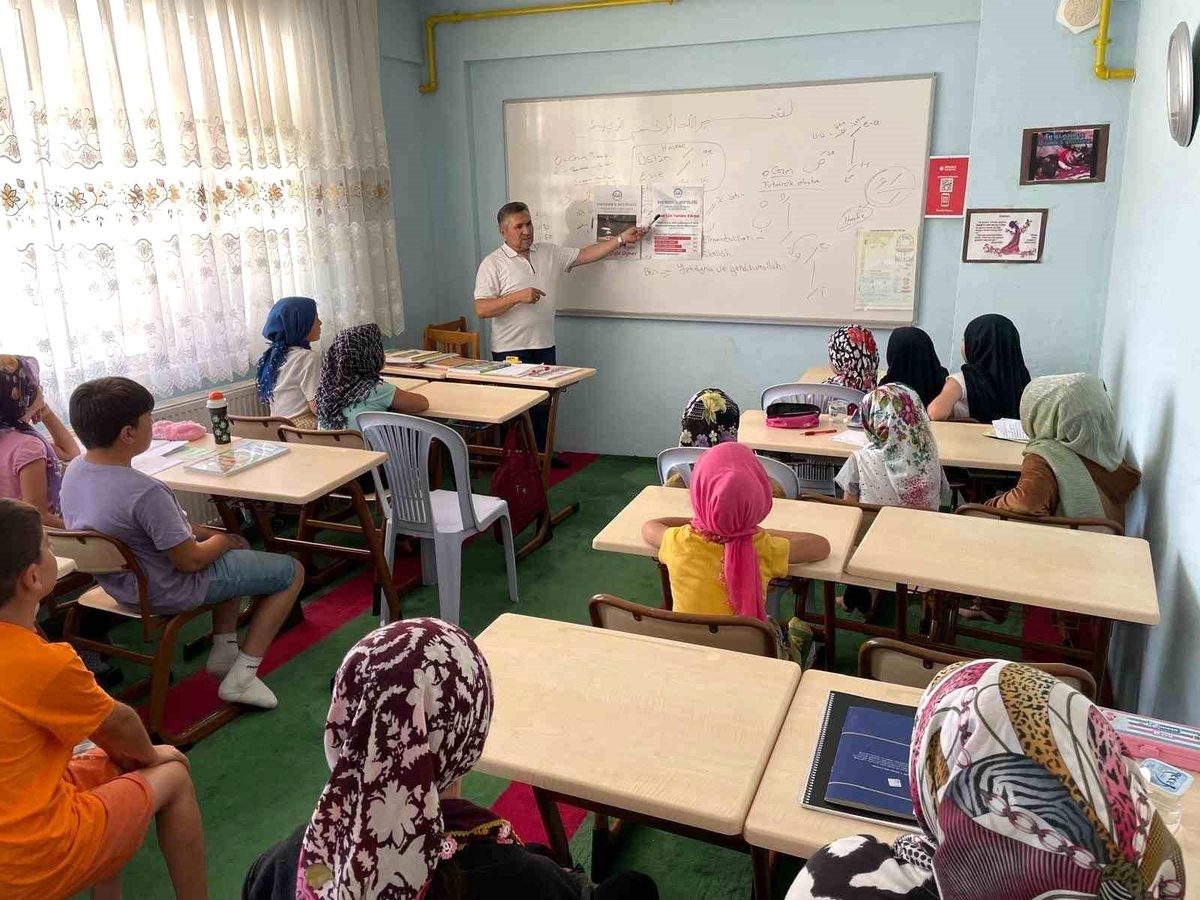 Eskişehir\'de gençlerin dijital dünyayla ilişkisi seminerlerde ele alındı