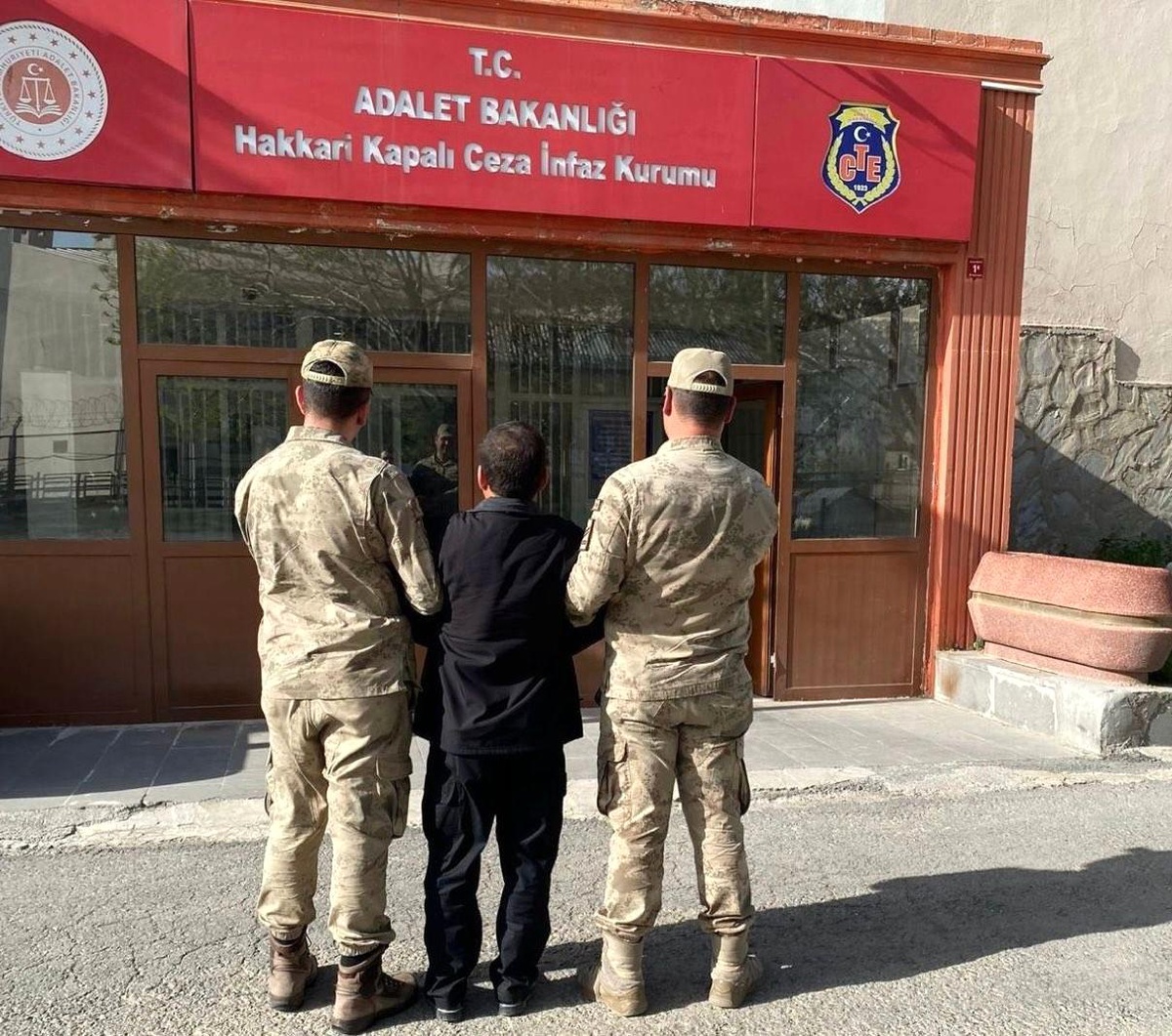 Hakkari\'de 39 Kişi Tutuklandı