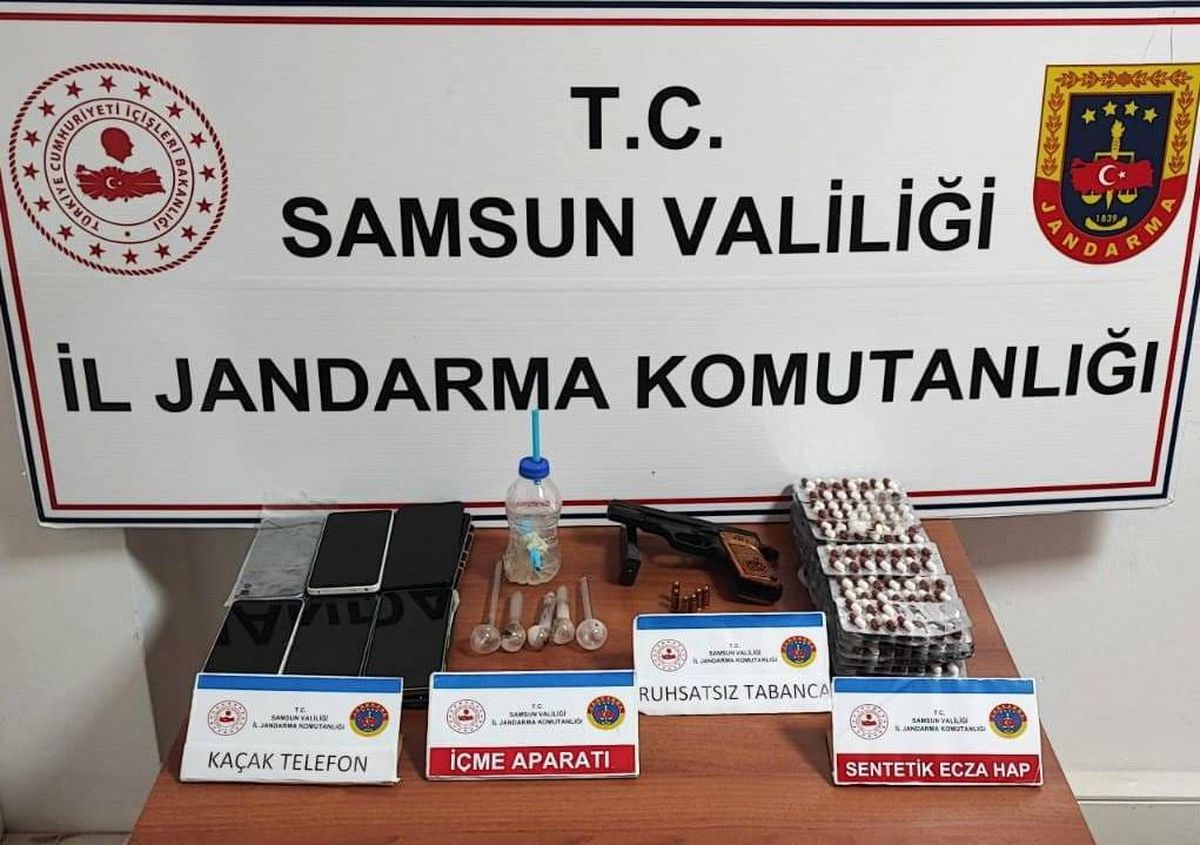 Samsun\'da Uyuşturucu Operasyonunda 847 Adet Sentetik Ecza Hap Ele Geçirildi