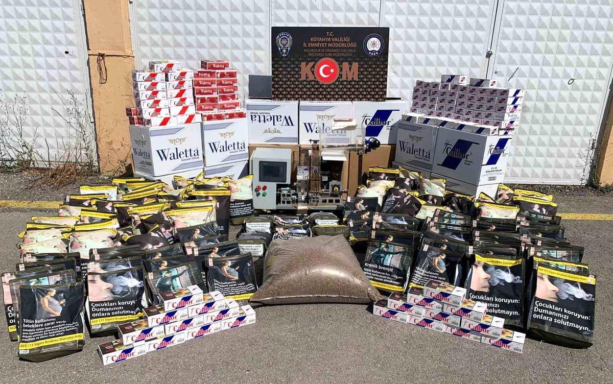 Kütahya\'da Kaçakçılık Operasyonunda 125 Bin 800 Adet Makaron Ele Geçirildi