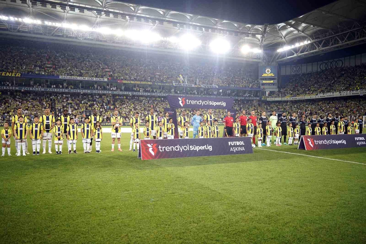 Trendyol Süper Lig: Fenerbahçe: 0 Adana Demirspor: 0 (Maç devam ediyor)