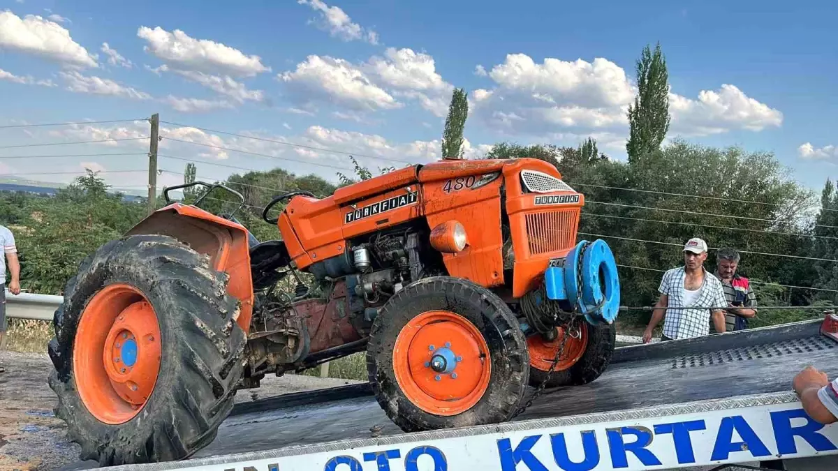 Uşak\'ta Traktör Kazası: Sürücü Hayatını Kaybetti