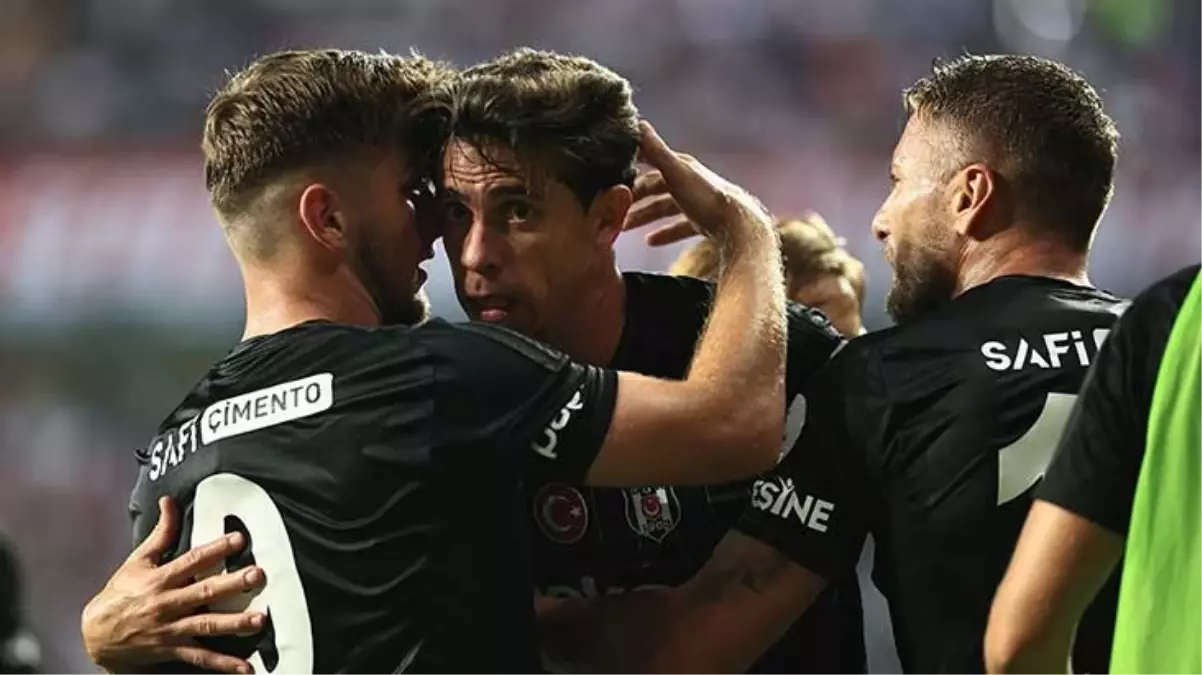 Beşiktaş\'ta sakatlık şoku! Gabriel Paulista, ikinci yarıya çıkmadı