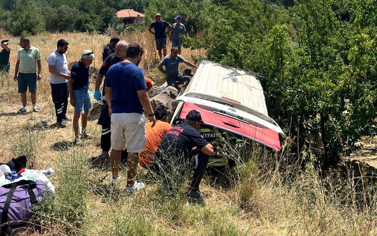 Muğla-Milas Karayolu\'nda Araç Şarampole Yuvarlandı: 7 Yaralı