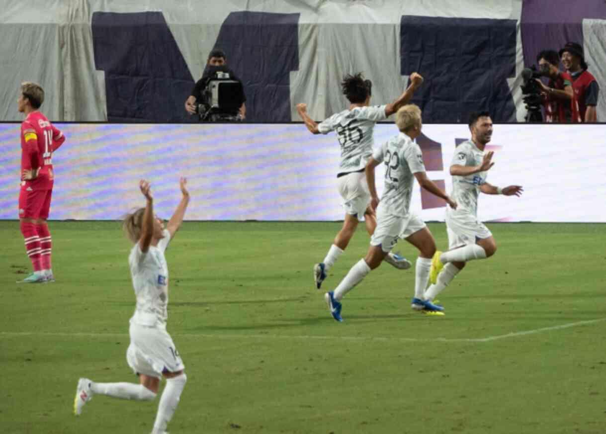 Japonya Tolgay Arslan'ı konuşuyor! Attığı 2 golle takımına 3 puanı getirdi