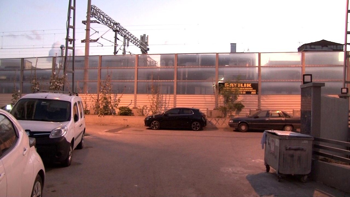 Maltepe İdealtepe\'deki Restoranların Gece Geç Saatlere Kadar Müzik Çalması Mahalleliyi Bıktırdı