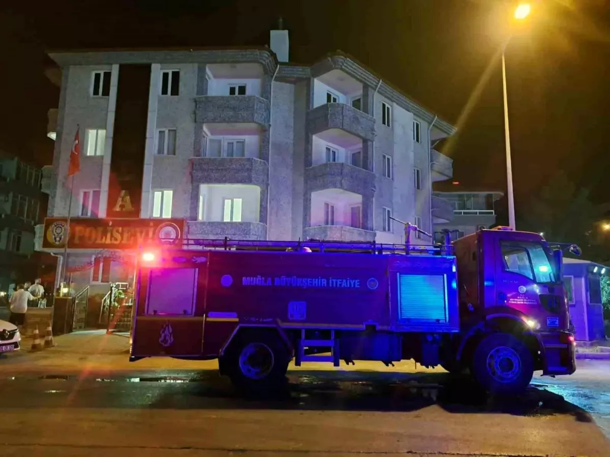 Muğla\'da Polis Evi Yangınında Misafirler Tahliye Edildi